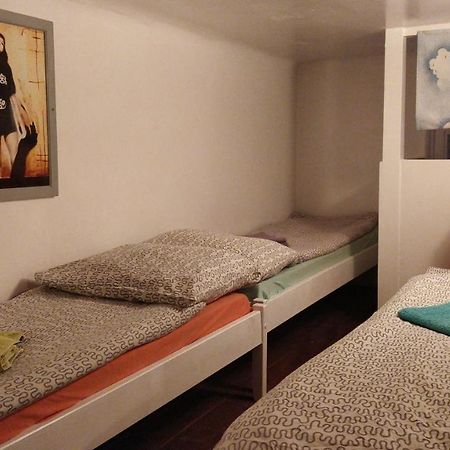 Prague "Above Train Central" Hostel Екстериор снимка